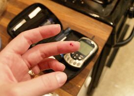Blutuntersuchung für Glukose - schnelle Diagnose von Diabetes mellitus